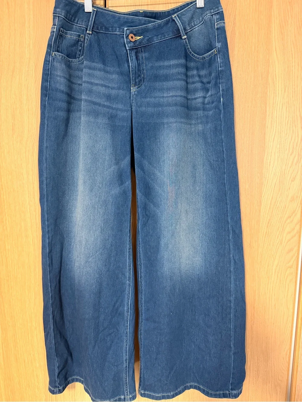 HALARA Dark Blue High-Rise Wide Leg Jeans, size MP